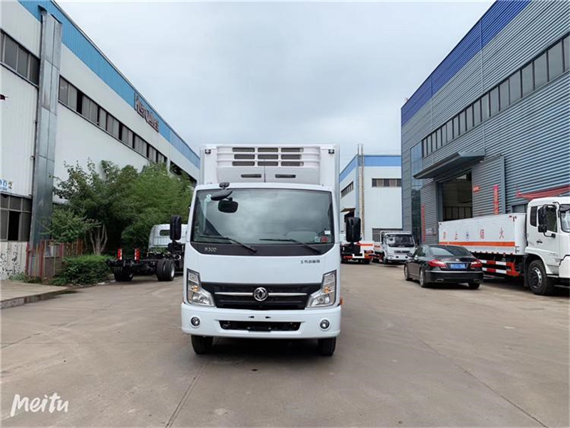 國(guó)六東風(fēng)凱普特冷藏車(chē)